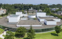 金沢21世紀美術館 全国的に有名な現代アートがたくさん展示されています。今まで見たことのないような感性を刺激する作品が鑑賞できるので立ち寄ってみてはいかがでしょうか。